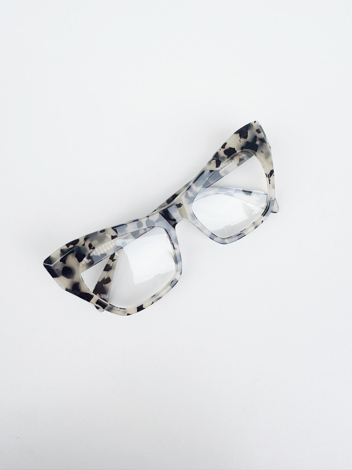 Leopard Print Angular Cat-Eye Frame
